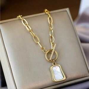 ✨Beautiful Mother of Pearl chain necklace 18k✨
